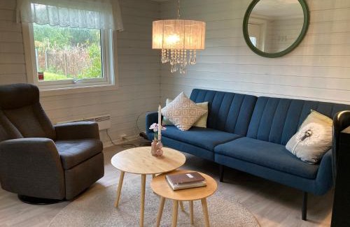 Leknes House | Cozy guesthouse in quiet area of central Leknes
