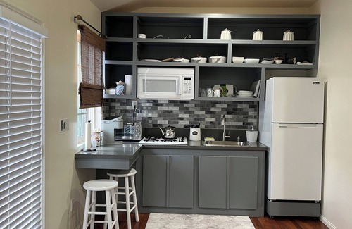 Hawthorne House | COZY GUESTHOUSE NEAR LAX AIRPORT AND THE BEAUTIFUL BEACHES