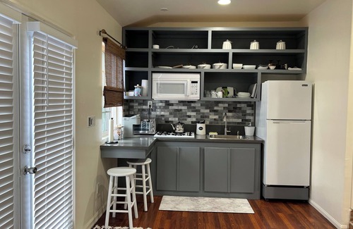 Hawthorne House | COZY GUESTHOUSE NEAR LAX AIRPORT AND THE BEAUTIFUL BEACHES