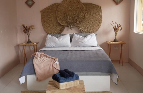 Lapu-Lapu Bed & Breakfast | Cozy Guesthouse with a Garden close to Airport and Tourist Spots