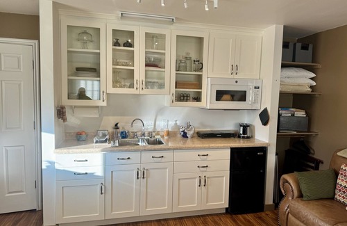 Bicknell House | Cozy guesthouse w/hot tub access, near Capitol Reef N.P. Pet friendly!