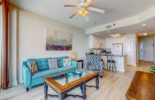 Gulf Shores Condo | Cozy Gulf front condo W/private balcony, shared pool/hot tub & beach access