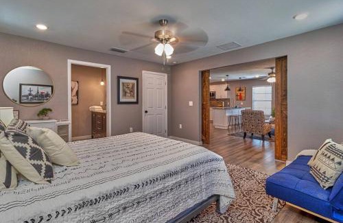 Tampa House | Cozy Haven Attached to Million Home - South Tampa