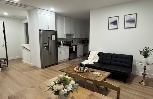 SeaTac Apartment | Cozy Hidden Gem 2-bedroom apartment with AC, WiFi in pleasant SeaTac