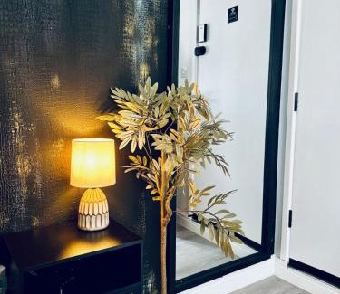 Riverside Apartment | Cozy Hideaway Cardiff Central