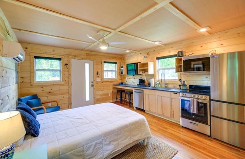 Damascus Apartment | Cozy Hikers Hideaway Steps From Creeper Trail!