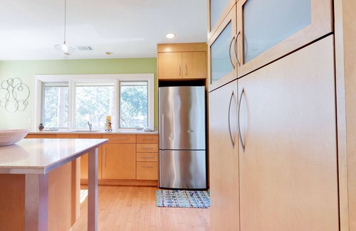 Beach Lagoon Condo | Cozy Hilton Head townhome with shared pools within a short distance of beaches