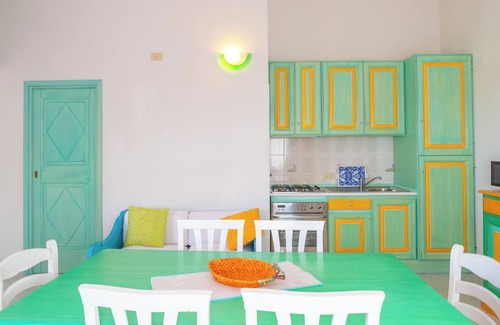 Barrabisa Apartment | Cozy Holiday Apartment "Conchiglia Verde" with Balcony, Sea View & Wi-Fi