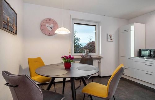 Lindau Apartment | Cozy Holiday Apartment Hotz near the Lindau Golf Club with Mountain View