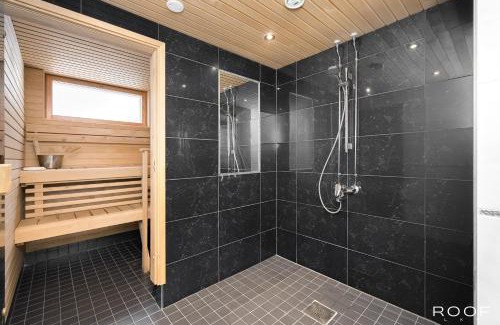 Espoo Centre House | Cozy Holiday Apartment with Sauna & Outside Jacuzzi
