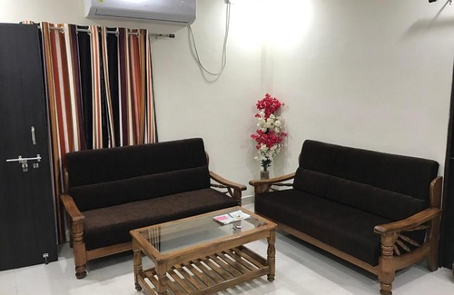 Bhopal Apartment | Cozy holiday home at Shahpura Lake