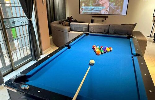 Bukit Indah House | Cozy Holiday Home Karaoke BBQ Bukit Indah JB