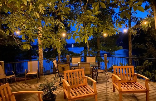 Dadeville Cottage | Cozy holiday home on private deep water cove
