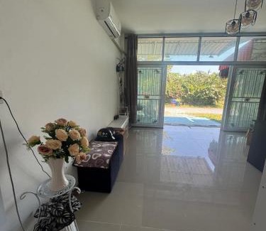 Khanom Villa | Cozy Holiday Home-T