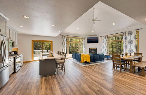 Sister Bay House | Cozy Home - 3 min to Sister Bay Downtown, Beach, & Pirates Cove Adventure Golf