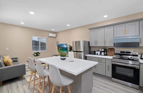 Altadena House | Cozy Home|6 Min to Beach|30 Days Minimum