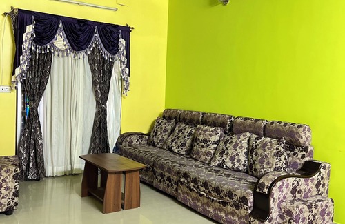 Palavakkam Apartment | Cozy Home Away