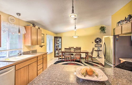 Burley House | Cozy Home By Henderson Bay - 8 Miles to Gig Harbor