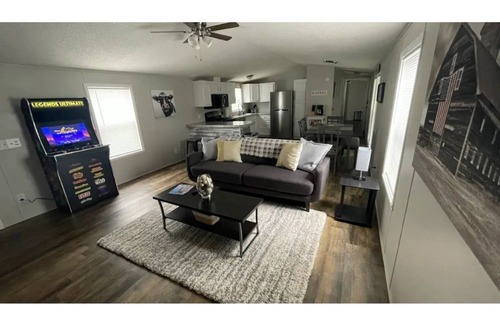 Norwalk House | Cozy Home/Cedar Point/Kalahari/Arcade game/Sports Park/Race