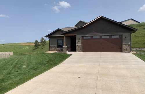 North Spearfish House | Cozy home close to all attractions w/a fabulous kitchen and all amenities!