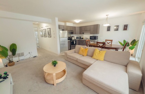 Thorold House | Cozy Home Close to Niagara Falls