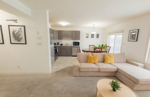 Thorold House | Cozy Home Close to Niagara Falls