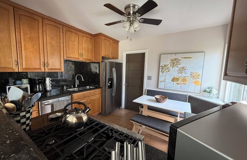 South Redondo House | Cozy Home Close to South Bay Beaches