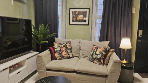 Clark Apartment | Cozy Home Deca Clark