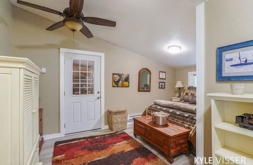 Shelbyville House | Cozy home directly across the street from Gun Lake