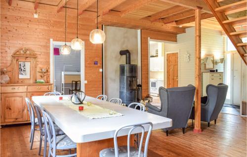 Asarum House | Cozy Home In Asarum With Wifi