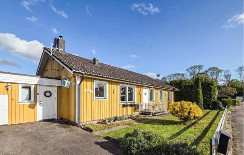 Blomstermala House | Cozy Home In Bomstermåla With Sauna