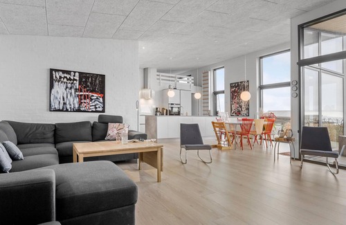 Hvidbjerg Strand House | Cozy home in Børkop with house sea view