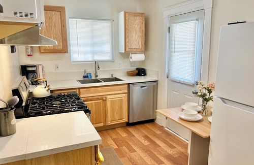 East Hollywood House | Cozy Home in East Hollywood- 2BD 2BA