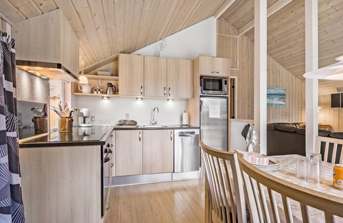 Farvang House | Cozy home in Fårvang with WiFi