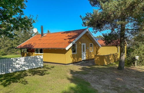 Farvang House | Cozy home in Fårvang with WiFi