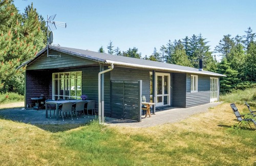 Slette Strand House | Cozy home in Fjerritslev with WiFi