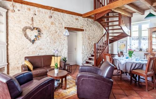 Frayssinet-le-Gelat House | Cozy Home In Frayssinet-Le-Gélat