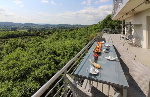Rochefort-du-Gard House | Cozy home in Rochefort-du-Gard