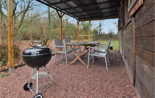 Saint-Georges-en-Auge House | Cozy Home In Saint-Georges-En-Auge