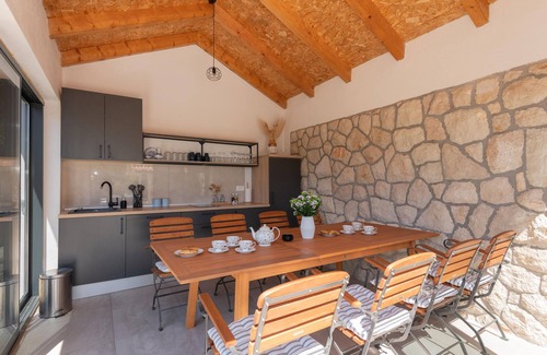 Imotski House | Cozy home in Glavina Donja with kitchen