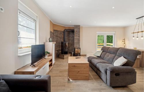 Allersdorf House | Cozy Home In Großbreitenbach With Wifi