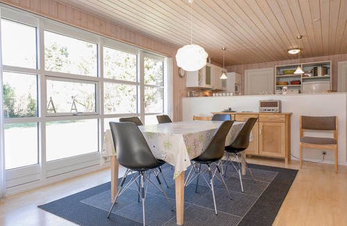 Helberskov Strand House | Cozy home in Hadsund with WiFi