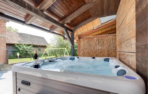 Martinska Ves House | Cozy Home In Martinska Ves