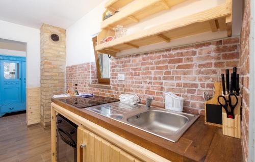 Martinska Ves House | Cozy Home In Martinska Ves