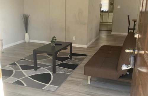 Indianapolis Apartment | Cozy Home in INDY west side!