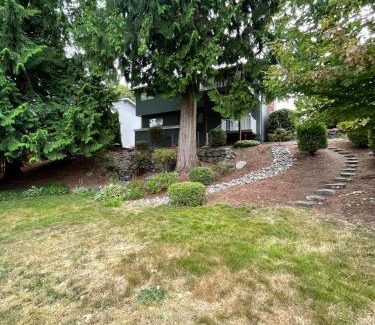 Covington Villa | Cozy home in Kent, Newly remodel, New furniture