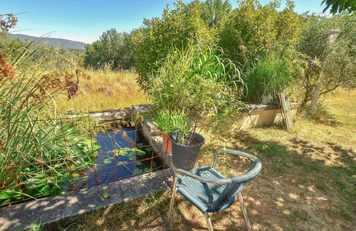La Tour-d'Aigues House | Cozy home in La Tour-d'Aigues with swimming pool