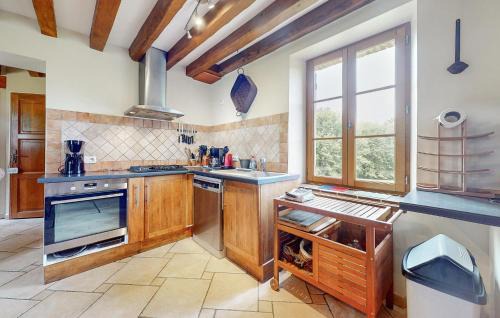 Bois-Anzeray House | Cozy Home In La Vieille Lyre With Wifi
