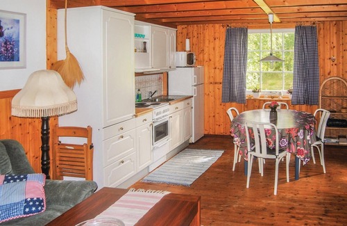 Angelholm Municipality House | Cozy home in Munka-Ljungby with kitchen