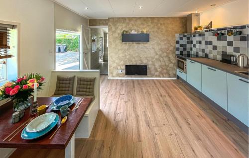 Krakeel House | Cozy Home In Noordscheschut With Wifi